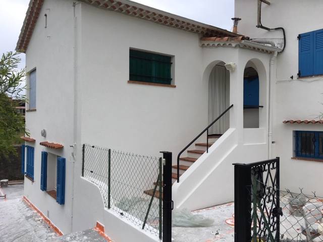 Protection de façade contre la moisissure Bormes Le Lavandou 83