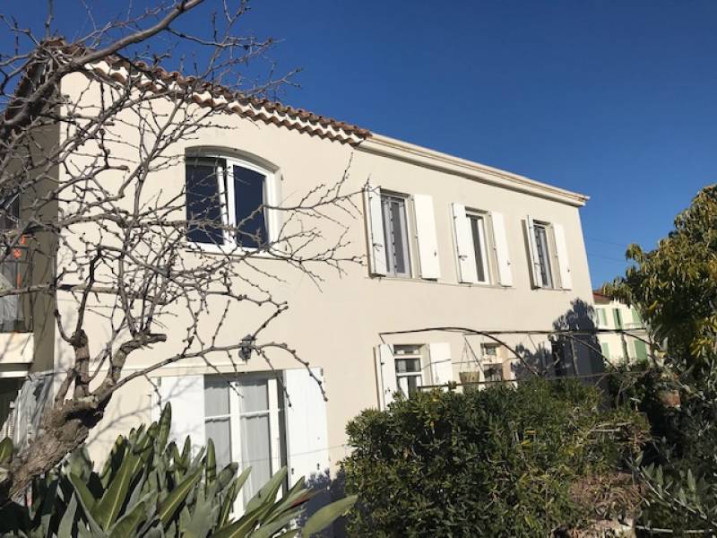 Traitement façade à Hyères dans le Var